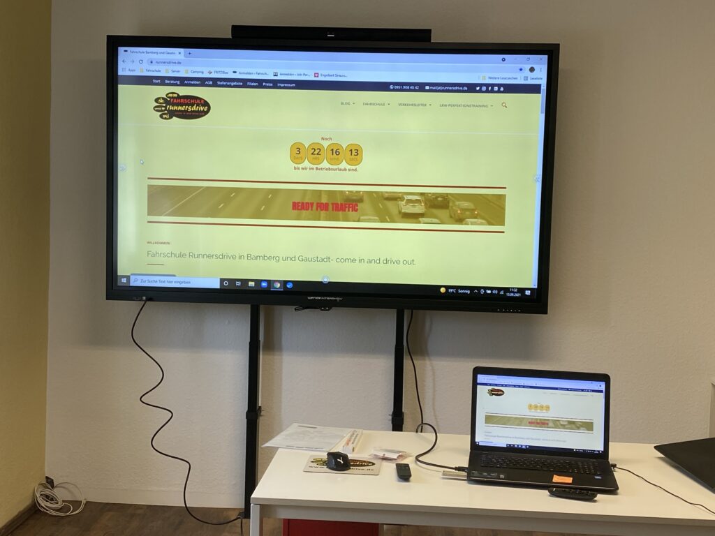 Fahrschule in Gaustadt mit der neuen interaktiven Tafel